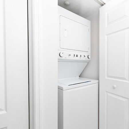 Beautiful 2/2.5 Condo W/Free Parking Fast Wifi Маями Екстериор снимка